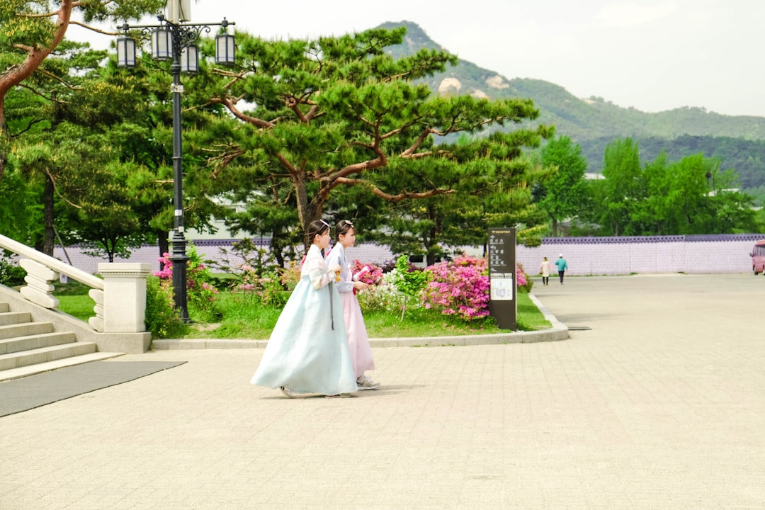 강남에서 한복 입기: 솔직한 예산 가이드 - Gangnam | Secret World Trip Planner