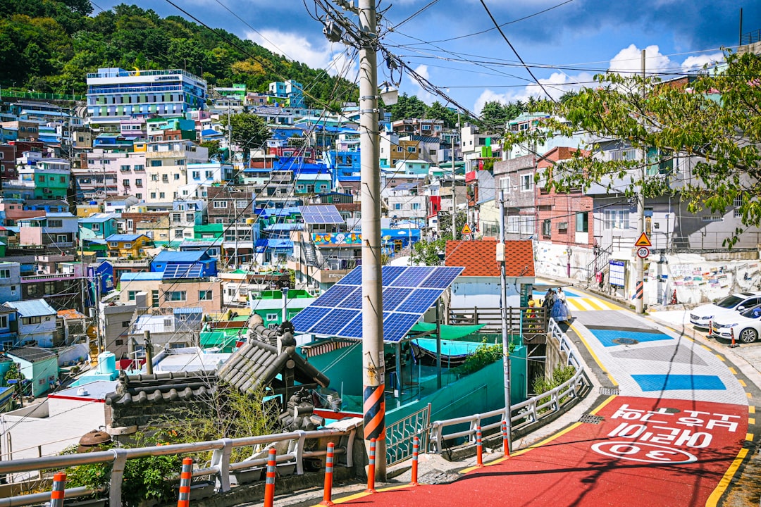 부산에서 동굴 탐험? 세계 최고 깊이 동굴 이야기 - Busan | Secret World Trip Planner