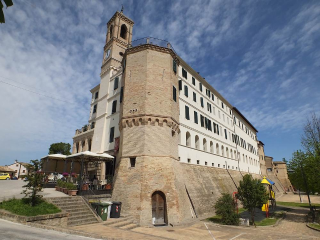 Igrexa de San Gaudenzio - Morro d`Alba | Secret World Trip Planner