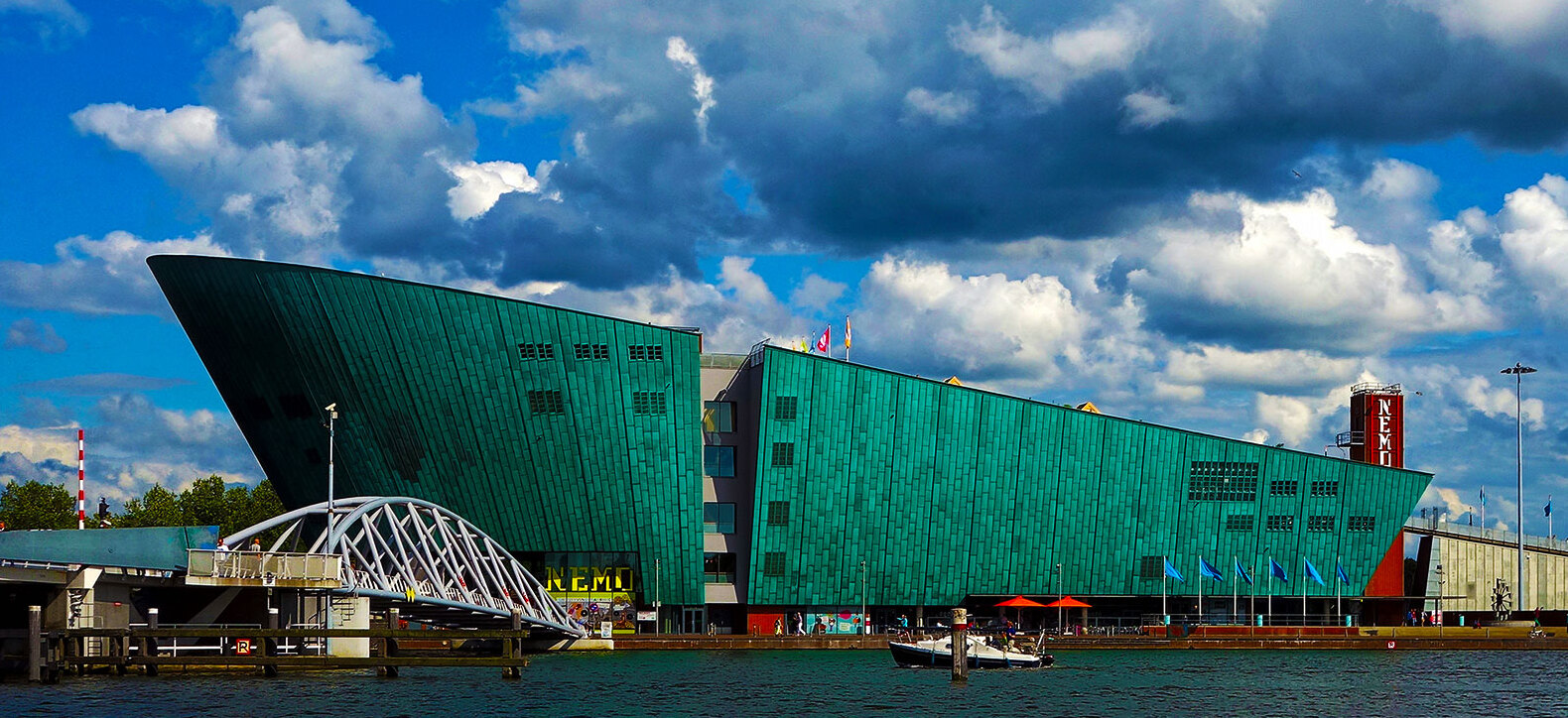 Amsterdam | Os segredos da vida no Centro de Ciencias NEMO - Amsterdam | Secret World Trip Planner