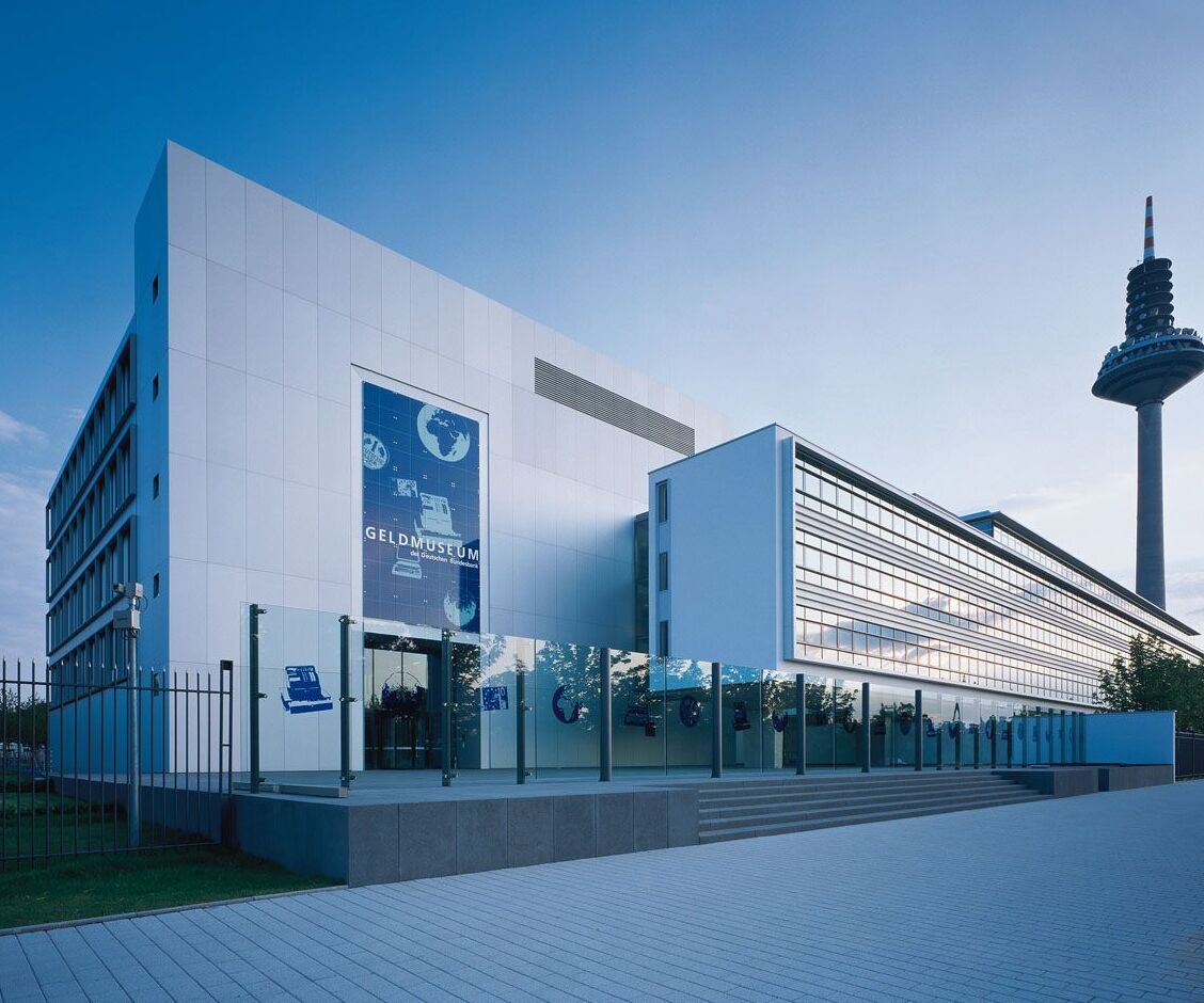 Makipag-ugnay sa - Frankfurt am Main | Secret World Trip Planner