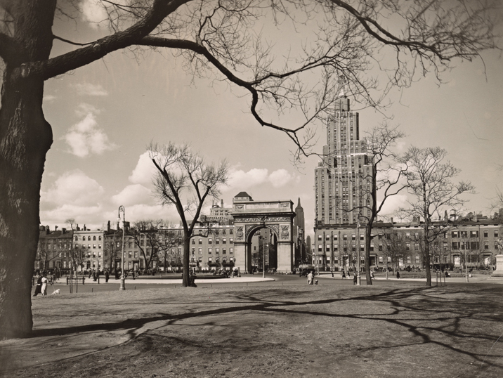 NY: Vashington maydoni parki va osma daraxt - New York | Secret World Trip Planner