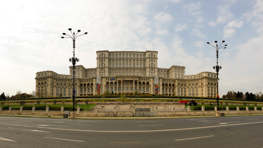 Bukarests palats i parlamentet: ett okänt underverk - București | Secret World Trip Planner