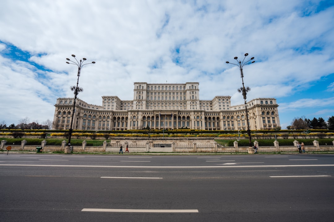 Bukarests palats i parlamentet: ett okänt underverk - București | Secret World Trip Planner