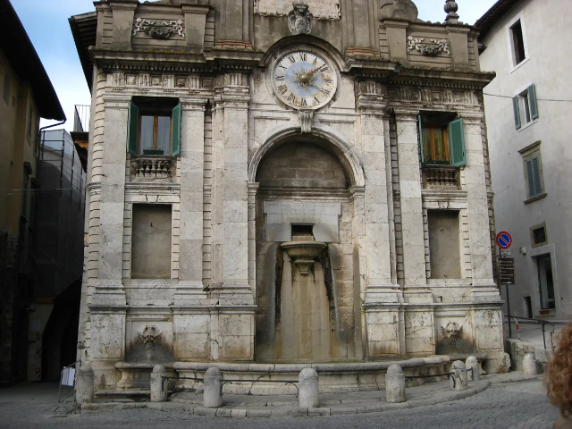 মার্কেট স্কয়ার ফোয়ারা - Spoleto | Secret World Trip Planner