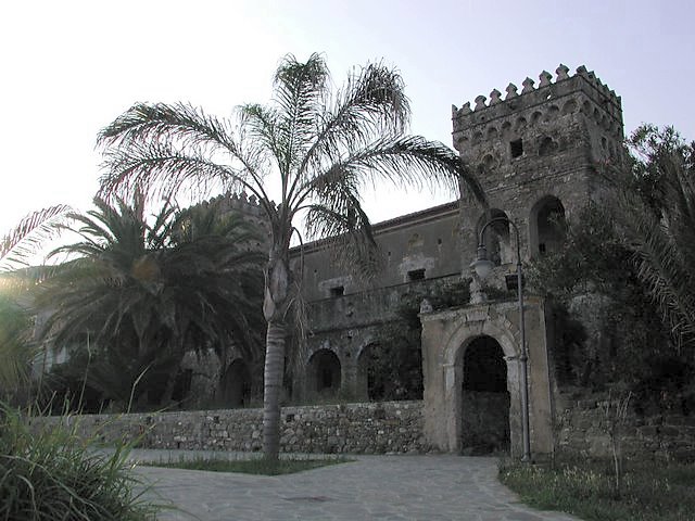 Castle Vinciprova - Pioppi | Secret World Trip Planner