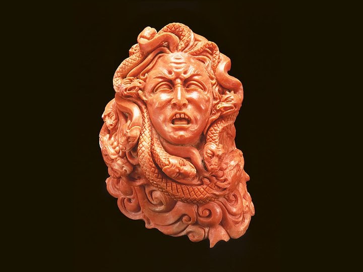 Torre del Greco and the ancient art of coral.