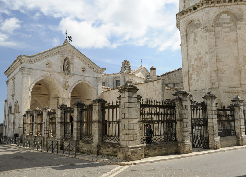 San Michele Arcangeloren santutegia - Monte Sant'Angelo | Secret World Trip Planner