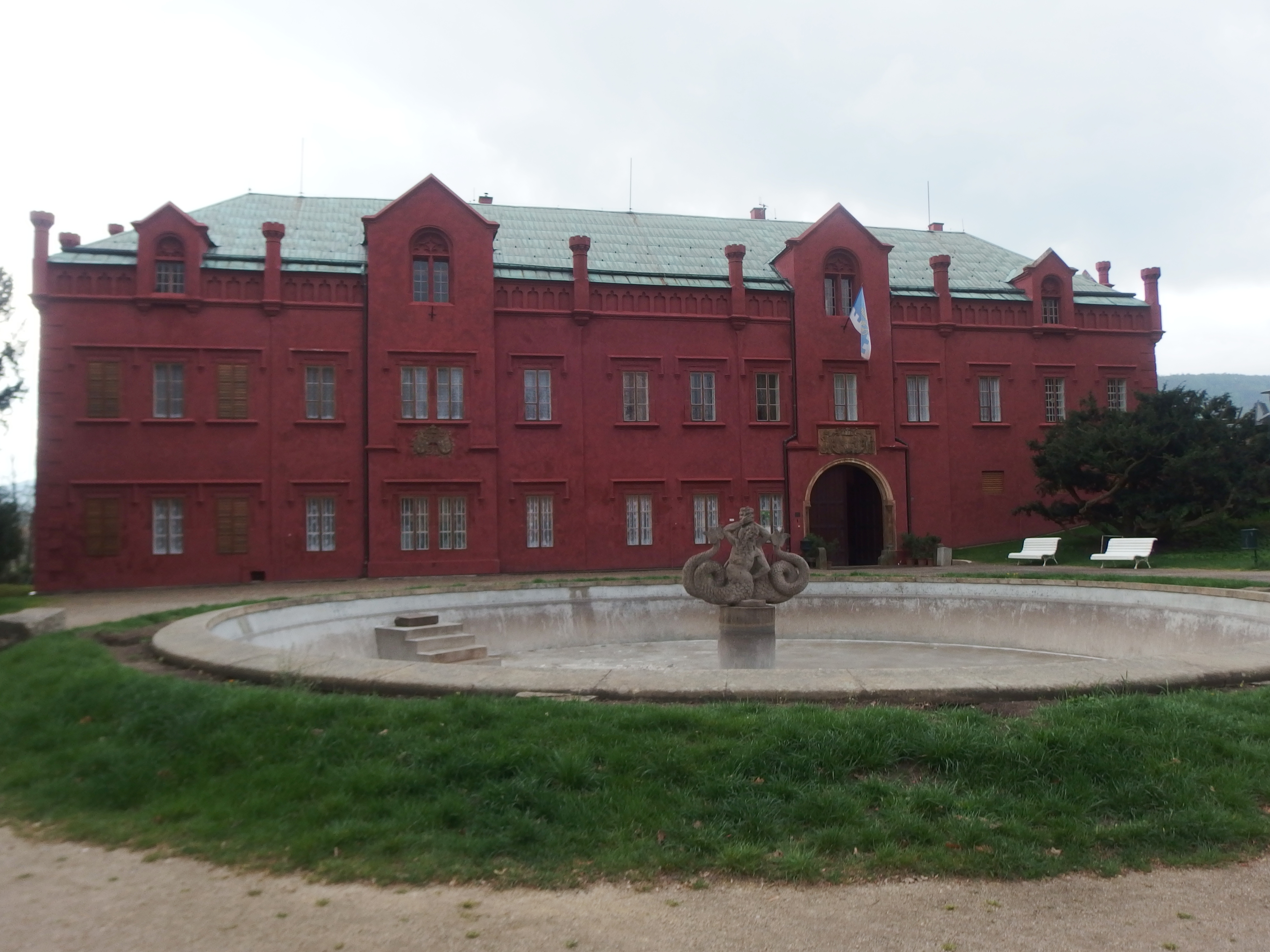 Chateau sa Klášterec nad Oh?ang í