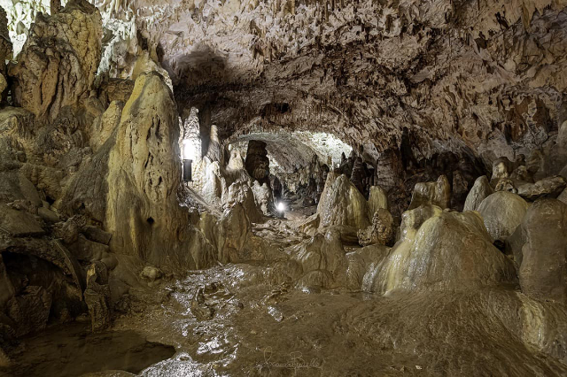 Gruta del Cavallone. Las grutas turísticas más altas de Europa - Via Gravara | Secret World Trip Planner