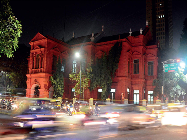 Mayo Hall: Un edificio governativo decorato - Bengaluru | Secret World Trip Planner