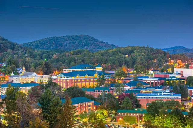Boone'u Keşfetmek: Kuzey Carolina'da Doğa, Kültür ve Toplum - Boone | Secret World Trip Planner