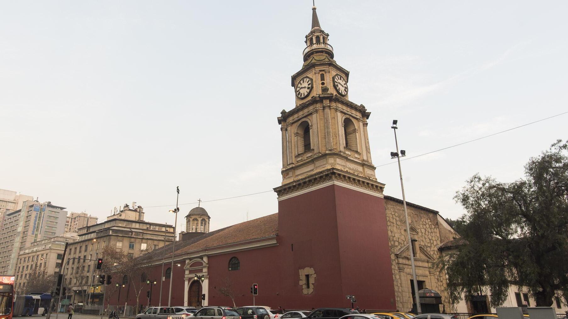 Iglesia de San Francisco सिर्फ सैंटियागो - Santiago de Compostela | Secret World Trip Planner