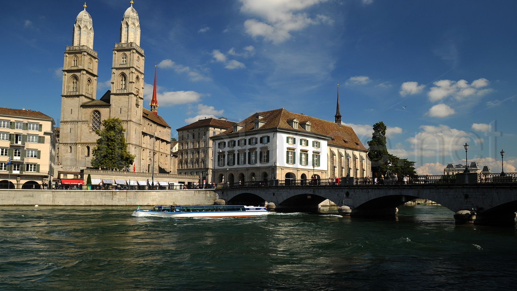 “Great Minister” church( Grossmünster ) - Zürich | Secret World Trip Planner