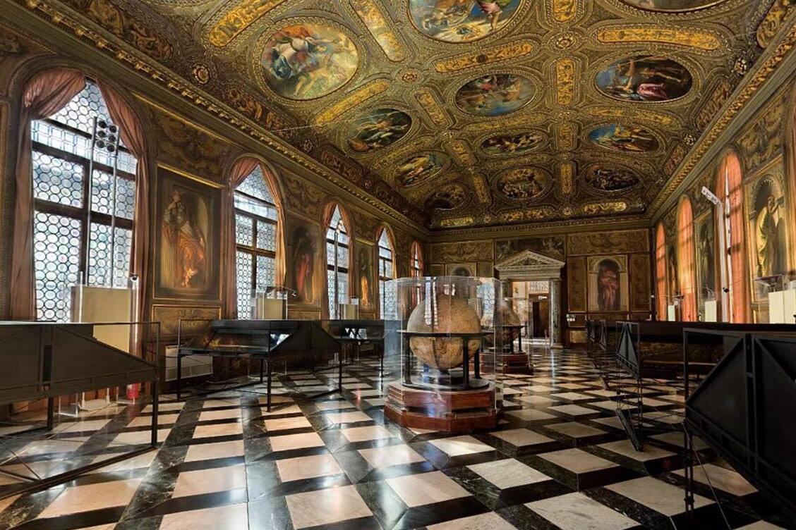Biblioteca Marciana(ສໍາເລັດໃນ ໑໕໖໔)ຢູ່ເບື້ - Venezia | Secret World Trip Planner