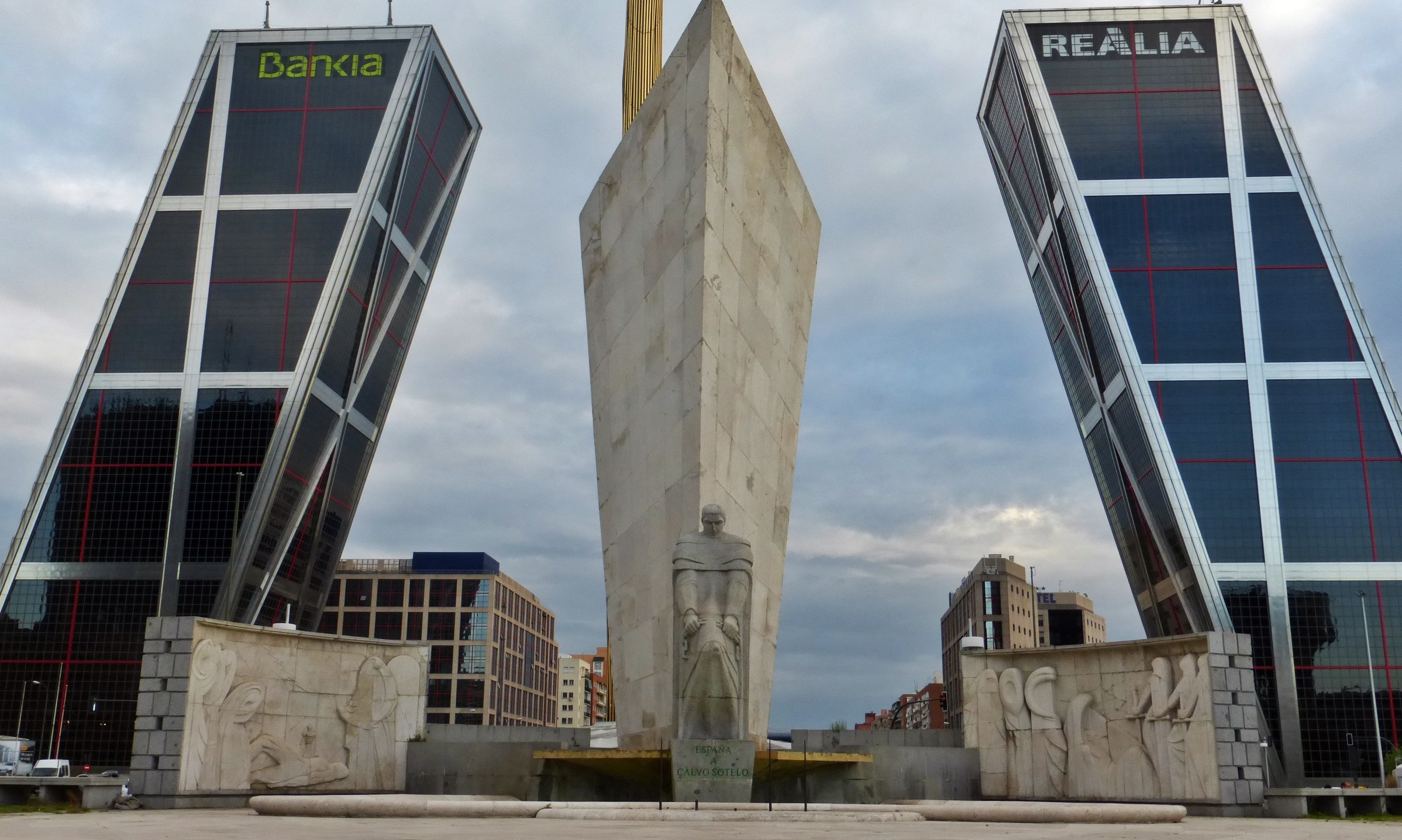 Madrid | Monument a José Calvo Sotelo - Madrid | Secret World Trip Planner