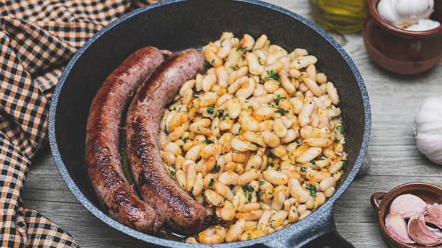 Botifarra amb Mongetes (butifarra catala ...
