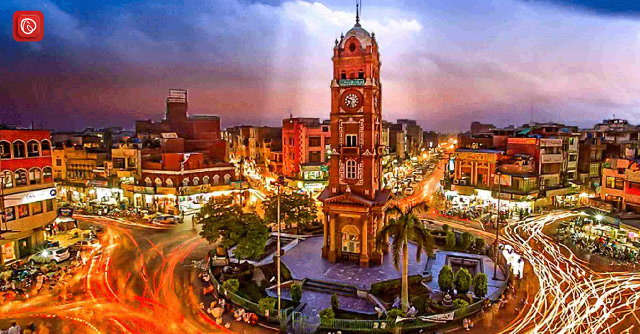 La tour de l'horloge - Faisalabad | Secret World Trip Planner
