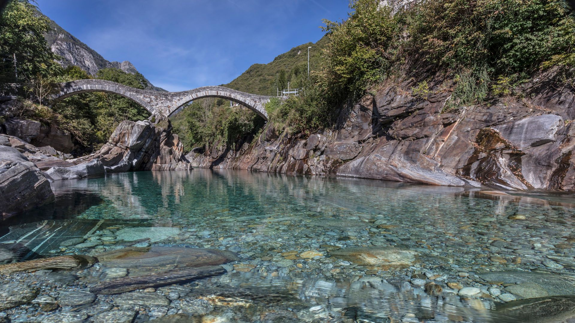 Verzasca rivier, de schoonste rivier ter wereld Secret World
