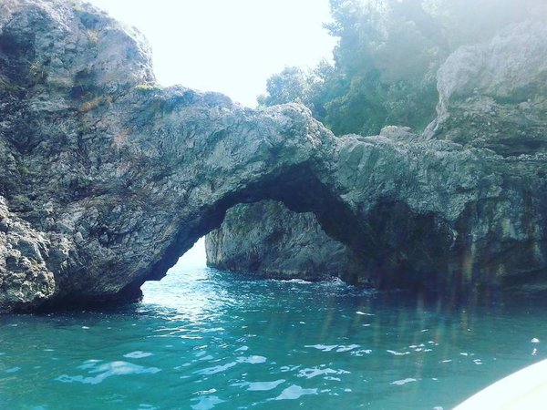 പ്രണയികളുടെ പാലം - Amalfi | Secret World Trip Planner