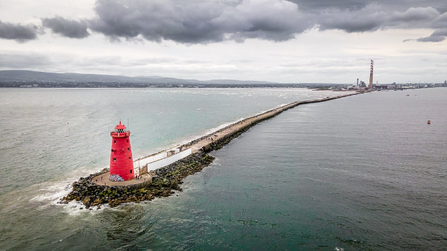 Фаро ў Пулбегу - Poolbeg | Secret World Trip Planner