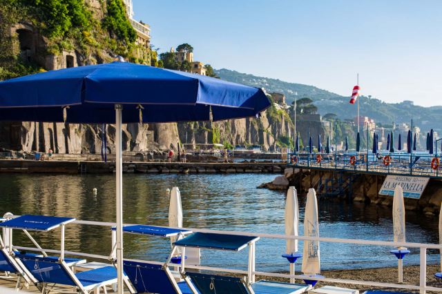 Пляж Ла Маринелла - Spiaggia La Marinella | Secret World Trip Planner