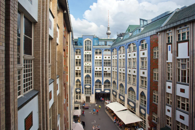 Hackeschen Hofe - Berlin | Secret World Trip Planner