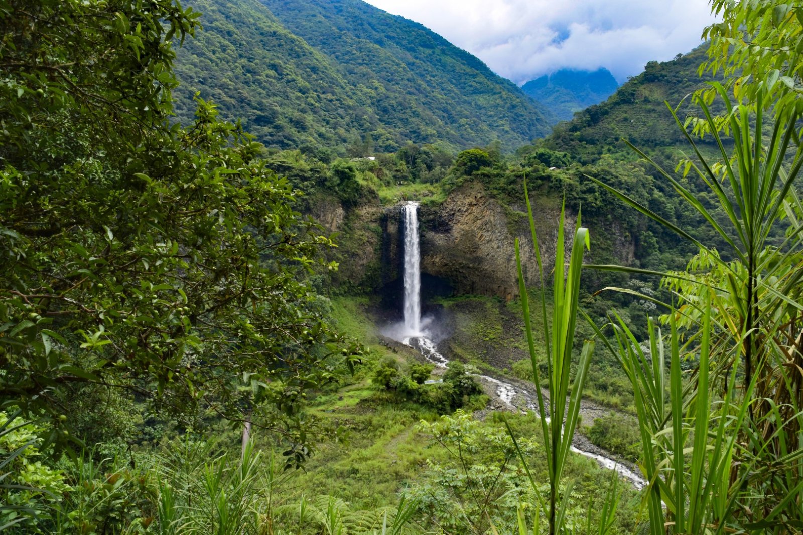 La Ruta de las Cascadas en Ecuador... - Secret World