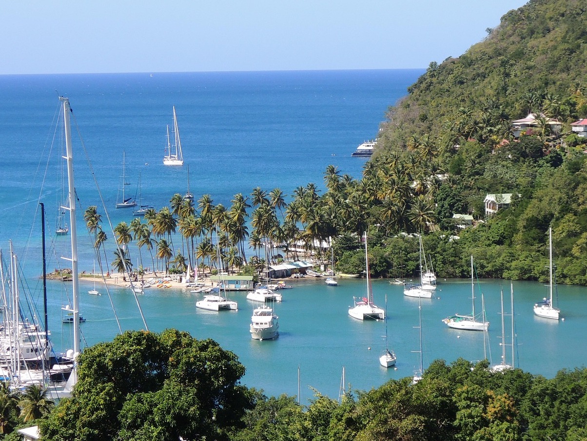 Az bilinen Karayip adalarından biri olan St. Lucia | Secret World Trip Planner