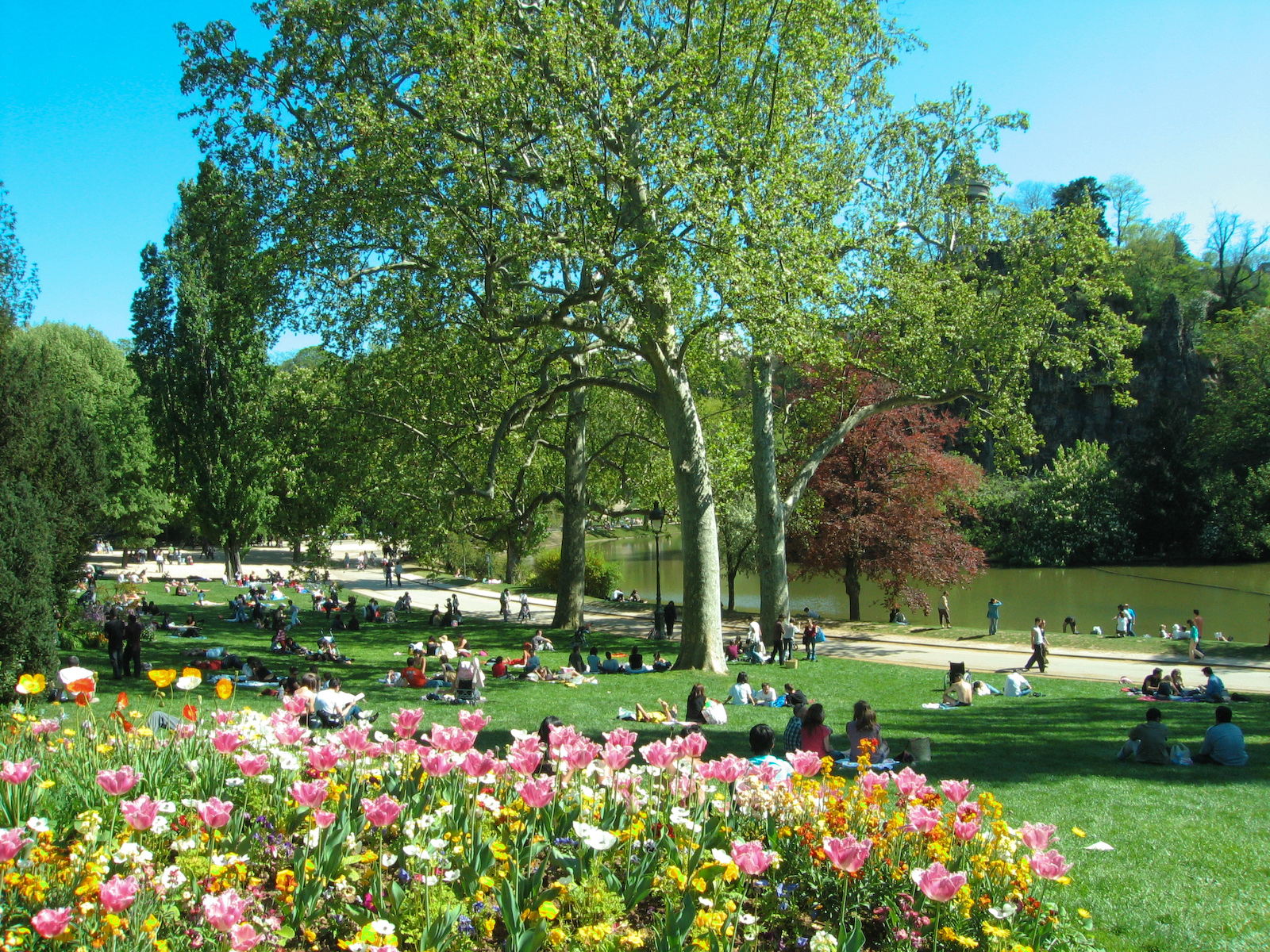 پاریس / Parc des Buttes Chaumont - Parigi | Secret World Trip Planner