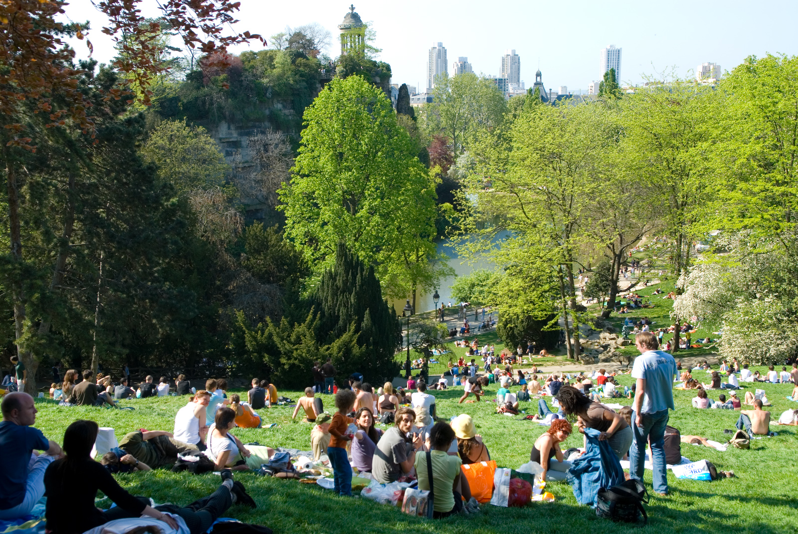 پاریس / Parc des Buttes Chaumont - Parigi | Secret World Trip Planner