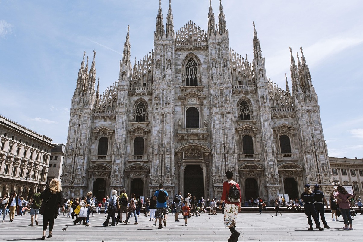 Katedralen i Messina og den største astronomiske mekaniske ur i verden. - Messina | Secret World Trip Planner