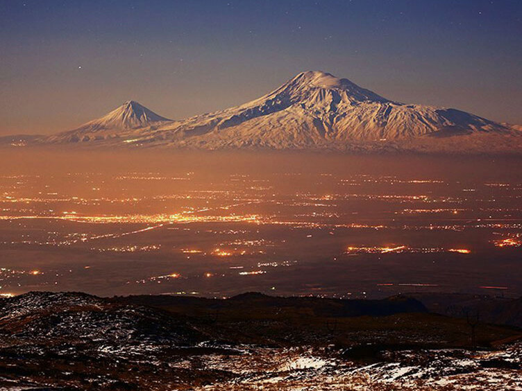 亚拉腊山和诺亚方舟 | Secret World Trip Planner