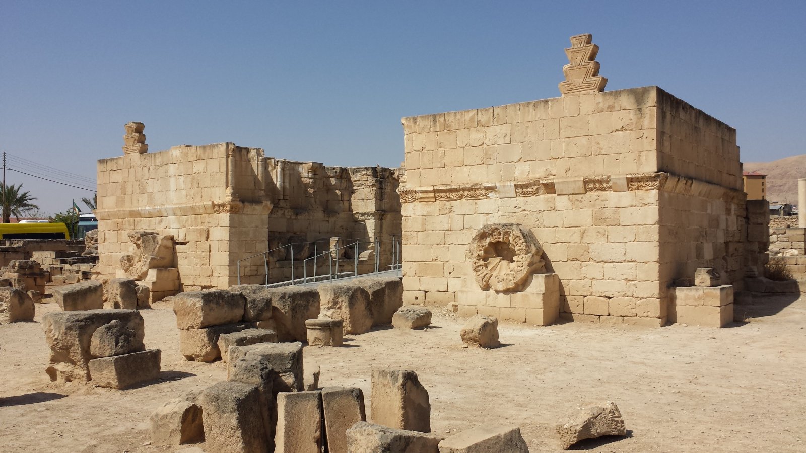 El Palacio de Hisham, conocido como Khirbat al-Mafjar | Secret World Trip Planner