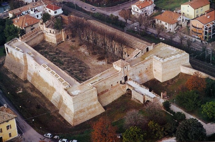 Malatestijas cietoksnis - Fano | Secret World Trip Planner