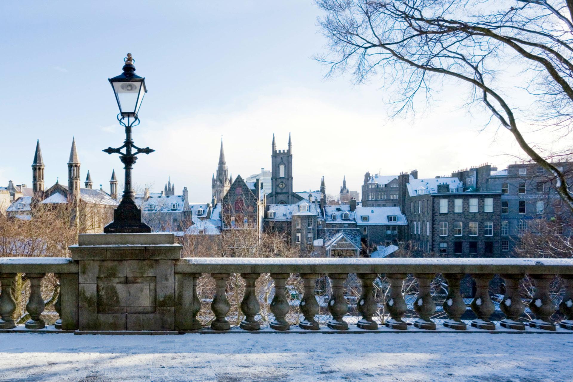 アバディーン スコットランド ゲール語で ディーの口 は アバディーンの地名 Secret World