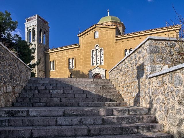 De kerk van Agios Georgios in Arachova - Arachova | Secret World Trip Planner