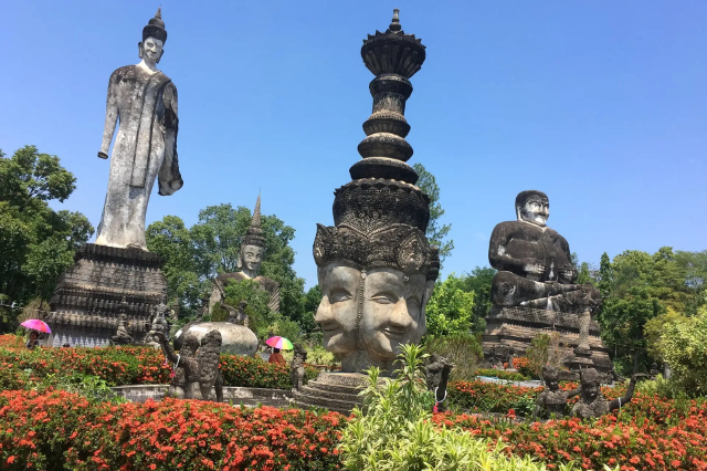 Sala Keoku Budda bog'i - Wat That | Secret World Trip Planner