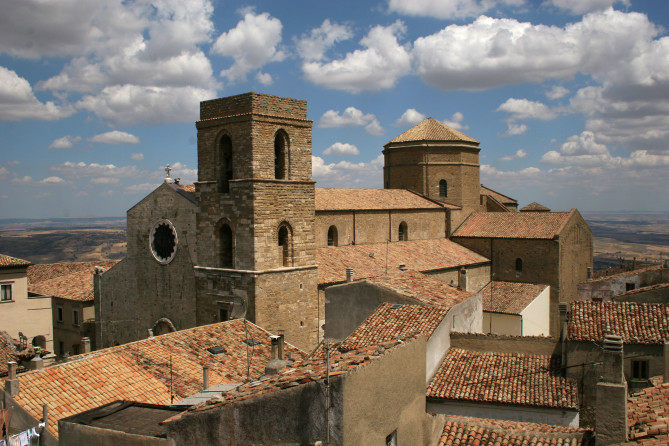 Catedral de Santa Maria Assunta i bisbe de Sant Cani