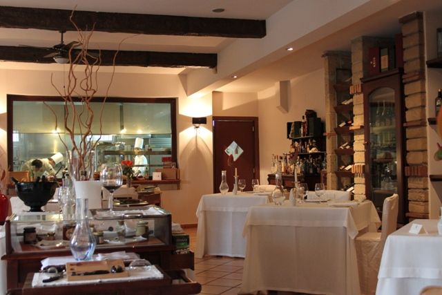 Taverna Estià - Brusciano | Secret World Trip Planner