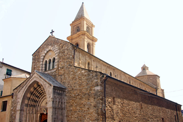 Catedral de Santa Maria da Assunção - Ventimiglia | Secret World Trip Planner