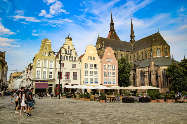 नयाँ बजार स्क्वायर - Rostock | Secret World Trip Planner