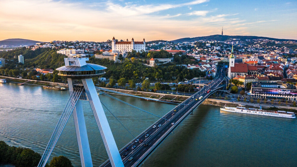 Bratislava: den nye bro og den spektakulære Ufo - Bratislava | Secret World Trip Planner