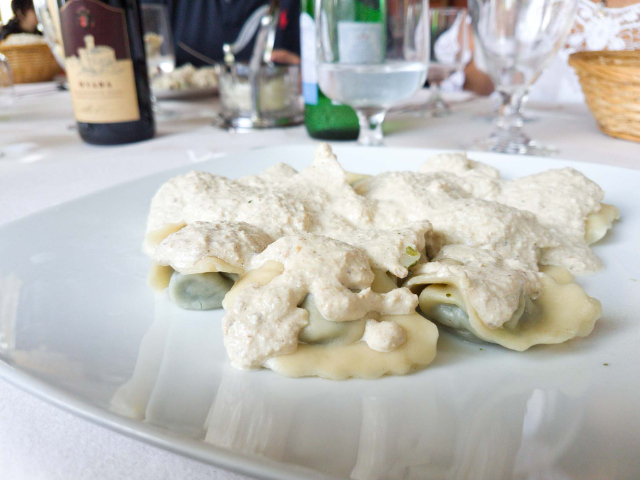 Pansoti กับซอสวอลนัท - Genova | Secret World Trip Planner