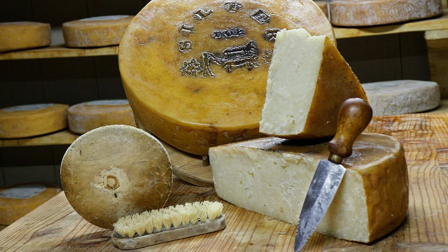 Silter, DOP cheese - Ponte di Legno | Secret World Trip Planner