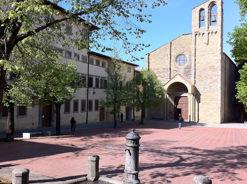 圣多梅尼科教堂和Cimabue的十字架 - Arezzo | Secret World Trip Planner