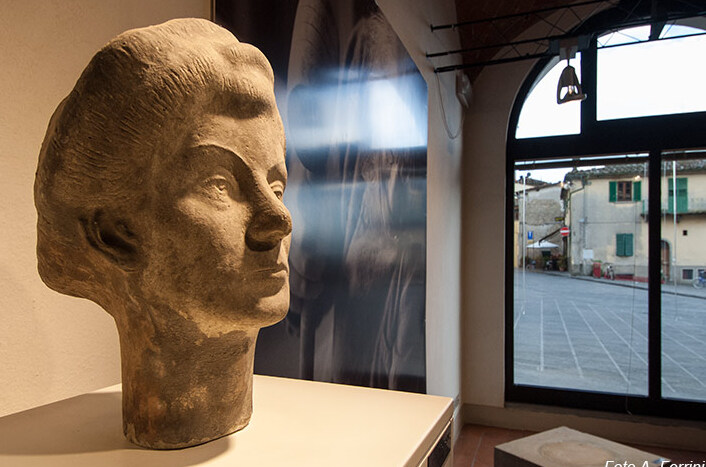 موزه ونتورینو ونتوری اشغال طبقه همکف سالن شهر. وجود دارد - Loro Ciuffenna | Secret World Trip Planner