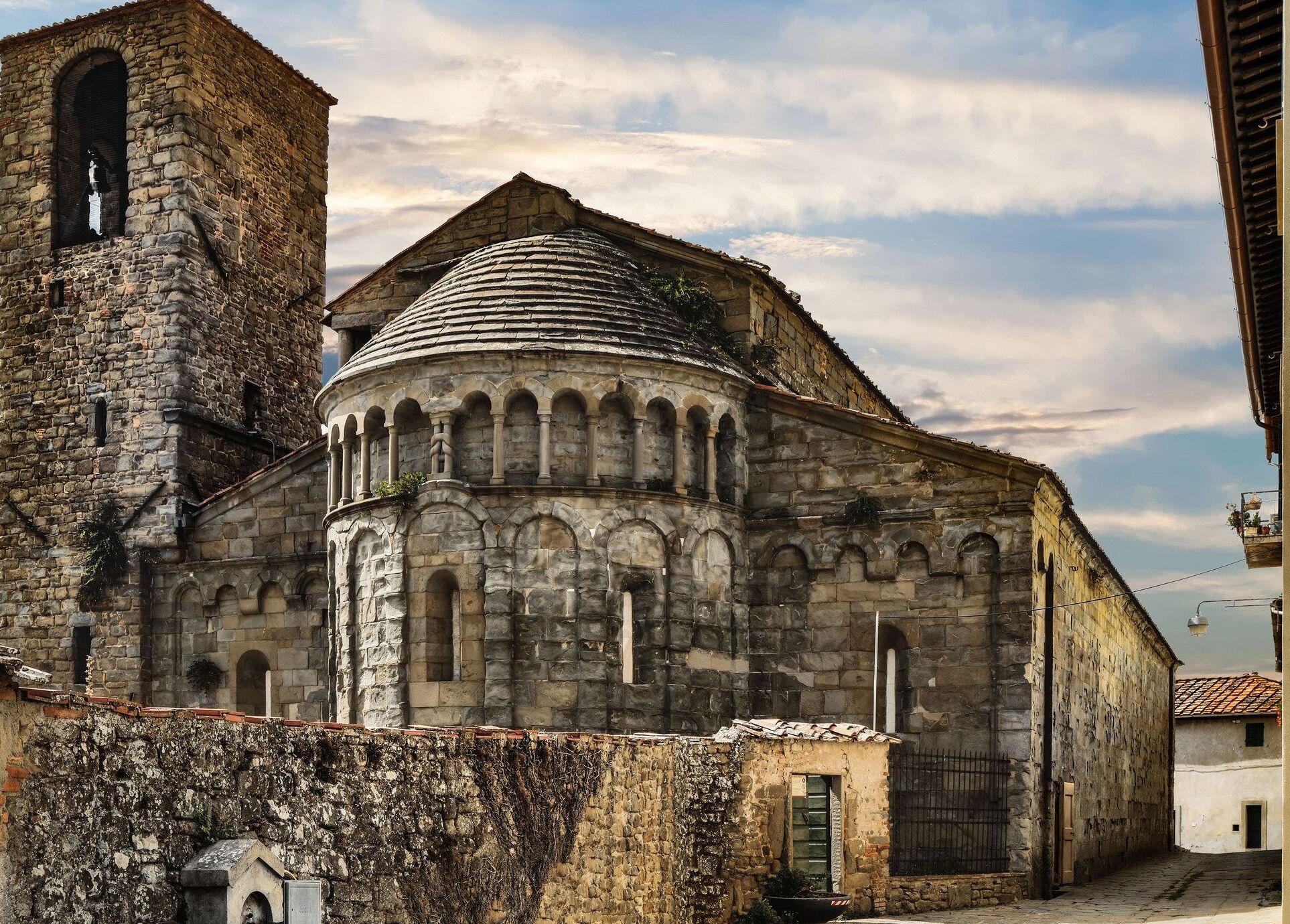 San Pietro ou Pieve di Gropina - Gropina | Secret World Trip Planner