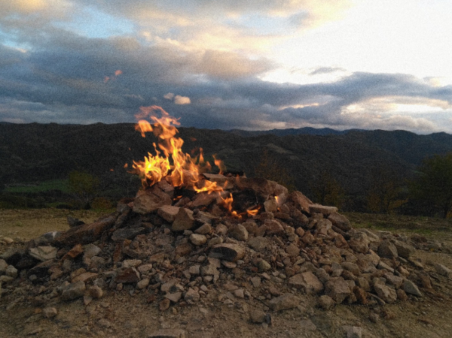 世界最小の火山」。 - Villaggio Monte Busca, Tredozio | Secret World Trip Planner