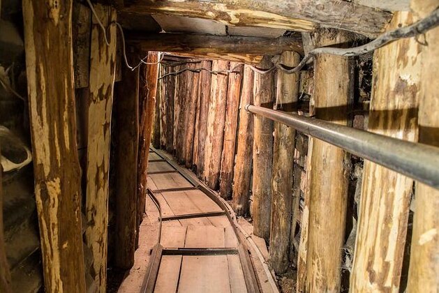 萨拉热窝隧道 - Sarajevo | Secret World Trip Planner